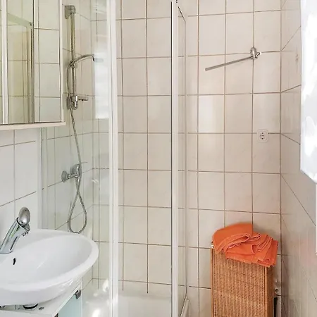 Three-bedroom Holiday In بيت للعطل