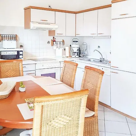 Three-bedroom Holiday In بيت للعطل *