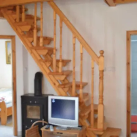 Three-bedroom Holiday In بيت للعطل