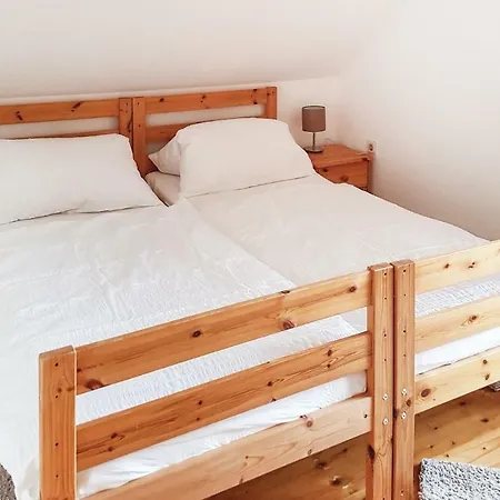 بيت للعطل Three-bedroom Holiday In *